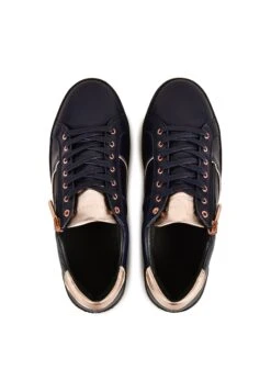 Pataugas Quartz F4G - Sneakers Laag - Navy Blue 9 Pataugas Quartz F4G - Sneakers Laag - Navy Blue -Pataugas Verkoopwinkel aa68e26b373243e8be6b5d043e81d0d6